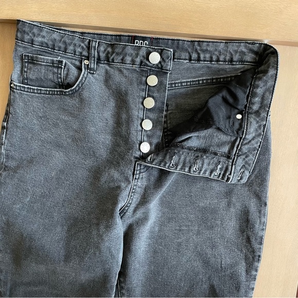 Urban Outfitters BDG Girlfriend High Rise Button Fly Jeans - Picture 5 of 12